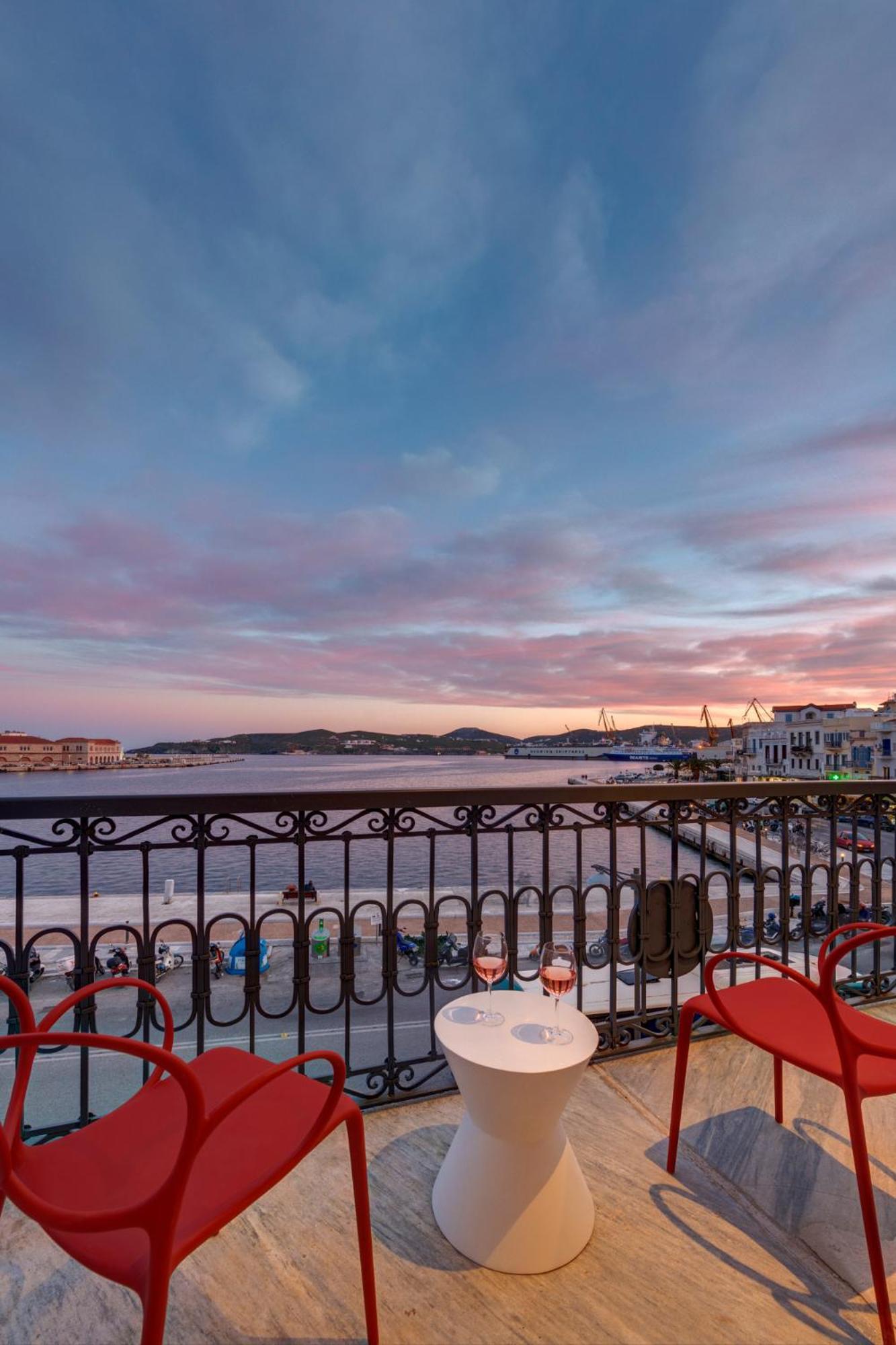 Skylight Hotel Ермополи Екстериор снимка