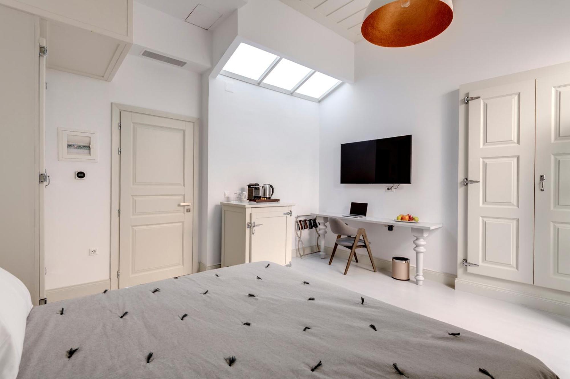 Skylight Hotel Ермополи Екстериор снимка
